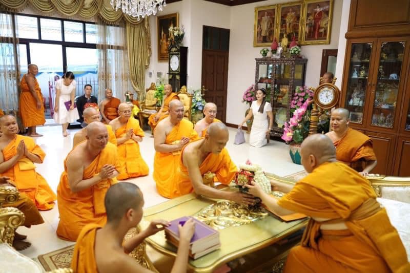 เจ้าอาวาสวัดพระธรรมกาย​ กราบถวายสักการะเจ้าประคุณสมเด็จพระสังฆราช​