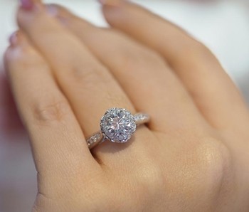 ทำไม ต้อง "สวมแหวนหมั้น แหวนแต่งงาน เฉพาะนิ้วนางข้างซ้าย" เท่านั้นหรือ ??