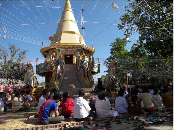 นมัสการ พระบรมสารีริกธาตุ องค์สัมมาสัมพุทธเจ้า ที่วัดดอนหวาย อำนาจเจริญ