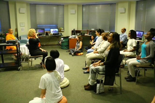 Union County college , New Jersey, USA จัดงานประจำปี!!พอจ.และจนท.วัดพุทธนิวเจอร์ซี เปิดห้องทำสมาธิ