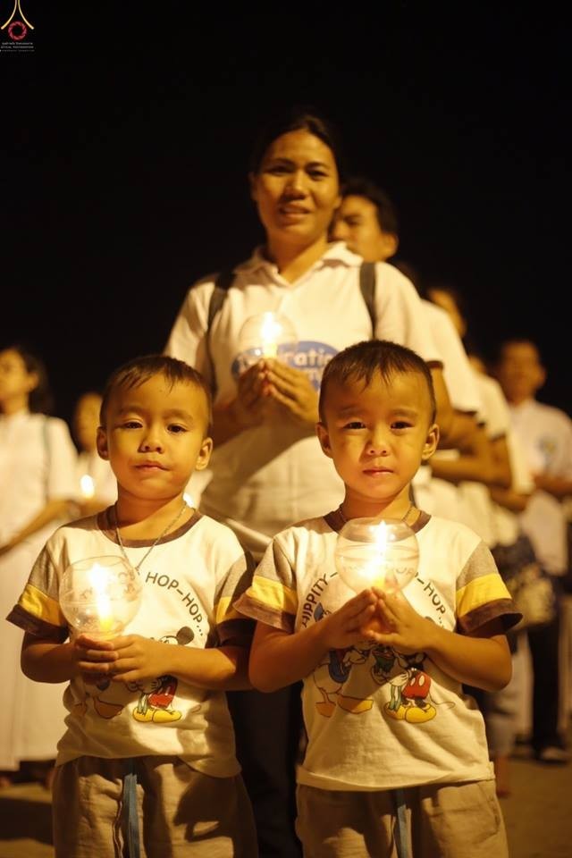 ประมวลภาพพิธีเวียนประทักษิณและปลูกต้นเบญจทรัพย์ เพื่อถวายเป็นพุทธบูชาในวันลอยกระทง