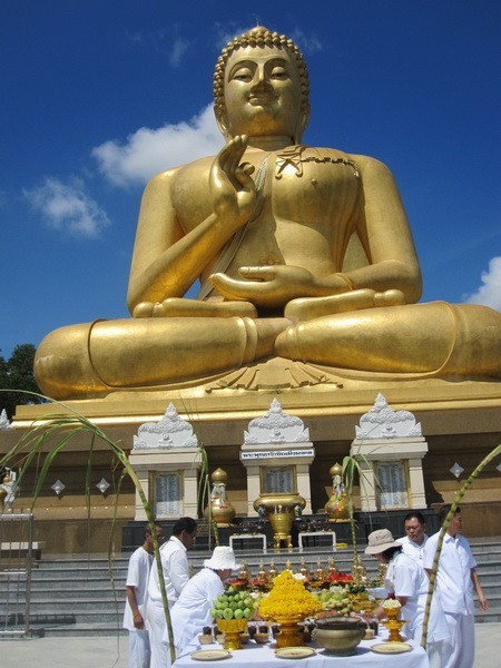 ปีใหม่นี้ เชิญสักการะพระพุทธทักษิณมิ่งมงคล วัดเขากงมงคลมิ่งมิตรปฏิฐาราม นราธิวาส