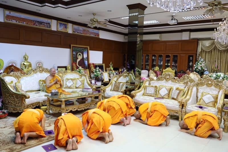 เจ้าอาวาสวัดพระธรรมกาย​ กราบถวายสักการะเจ้าประคุณสมเด็จพระสังฆราช​