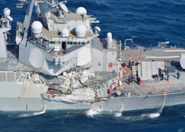 เรือรบ USS Fitsgerald ของสหรัฐฯ พุ่งชนเรือบรรทุกสินค้าฟิลิปปินส์ สูญหาย 7 คน