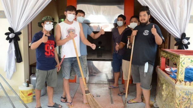 กลุ่มสัปเหร่อซิ่ง รวมวัยรุ่นเมืองสุพรรณทำหน้าที่สัปเหร่อจิตอาสา