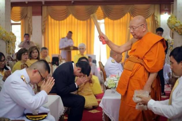 พระบาทสมเด็จพระเจ้าอยู่หัว พระราชทานไฟพระฤกษ์-ผ้าไตร “วัดยานนาวา”