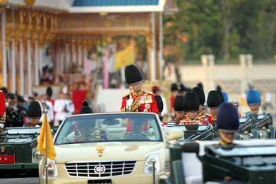 ผลงานวิจัย เผย!! ทำไม? เราถึงน้ำตาไหลเมื่อเห็นในหลวง โดย ศาสตราจารย์ไฮด์ท