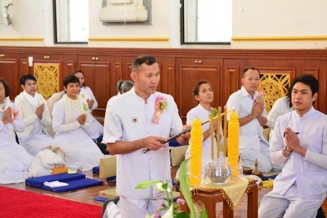 พิธีอัญเชิญองค์พระประธานเพื่อประดิษฐาน ณ อุโบสถ  วัดพุทธนิวคาสเซิล ประเทศอังกฤษ