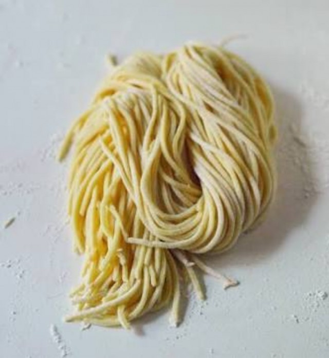 รู้ยัง!?!เส้นก๋วยเตี๋ยวเคลือบด้วยอันตราย!ส่งผลต่อตับและไตอย่างที่คุณคาดไม่ถึง