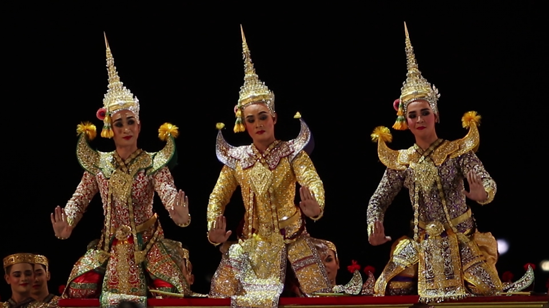 สุดยิ่งใหญ่!! โขน “พระบารมีเกริกฟ้ารามาวตาร”