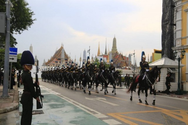 ทหารม้าจาก พล.ม.2 พัน ม.29 รอ.ทำการฝึกซ้อมขบวนอัญเชิญพระสรีรางคาร