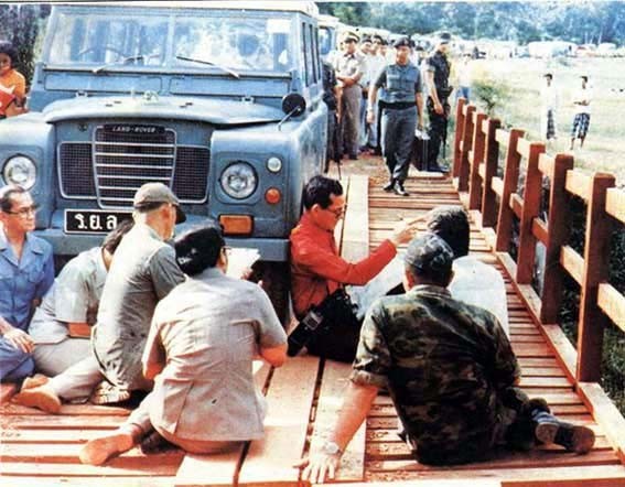 พระองค์ ทรงเป็น ดั่ง เทวดา...เดินดิน