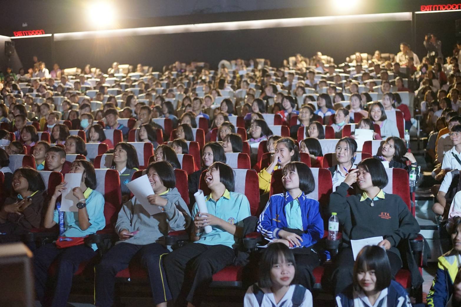 ศรีสะเกษจัดติวโอเน็ตภาษาอังกฤษ ครั้งที่ 1 มีนักเรียนเข้าร่วมกว่าพันคน