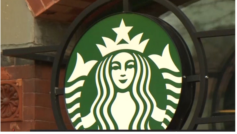รู้จัก"ฮาวเวิร์ด ชูลท์ซ"จากเด็กยากจนสู่การเป็น เจ้าของ "Starbucks" กว่า27,000 สาขาทั่วโลก