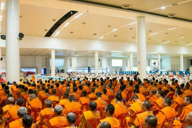 คณะสงฆ์ 9 จังหวัด เดินทางถวายกำลังใจ พระเทพญาณมหามุนี (หลวงพ่อธัมมชโย) วัดพระธรรมกาย