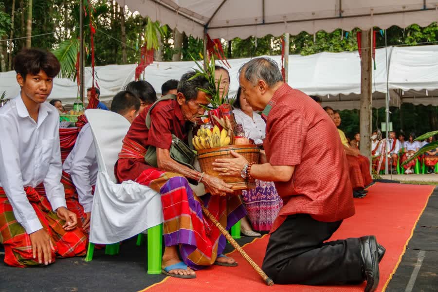 มรภ.สุรินทร์  จัดงานประเพณีแซนโฎนตา ทำบุญอุทิศแด่บรรพบุรุษ ประจำปี 62