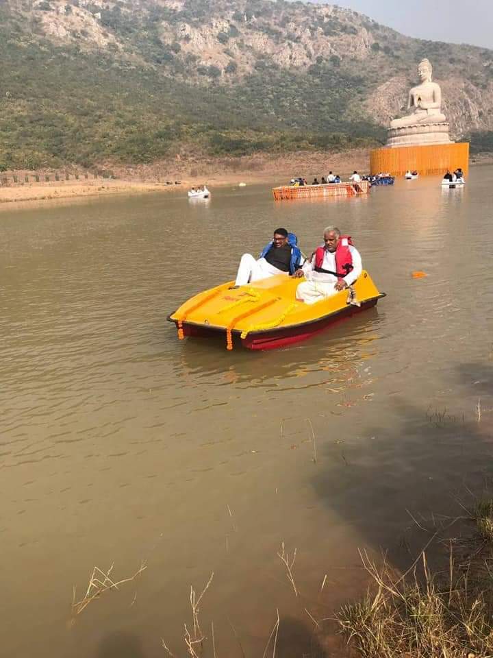 ผู้ว่าการรัฐพิหารอินเดียเปิดพระใหญ่กลางแม่น้ำเมืองราชคฤห์