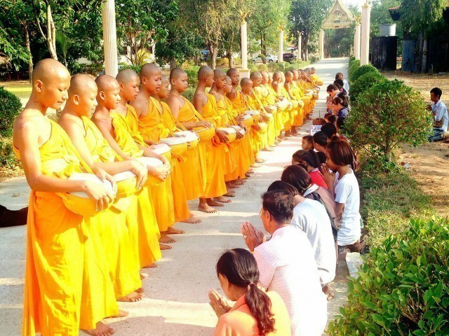 ส.ณ.ศูนย์ฯพลเอกอาทิตย์ -พรสรร กำลังเอก เดินธุดงค์ พัฒนาวัด