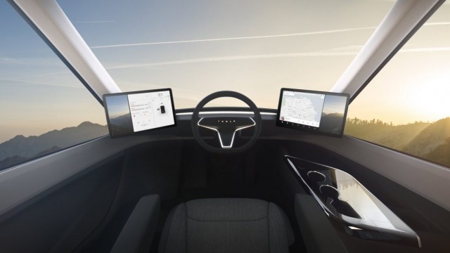 Elon Musk เผยโฉม “รถบรรทุกไฟฟ้า แห่งโลกอนาคต” ชาร์จไฟ 30 นาที วิ่งได้ 800 กิโลเมตร!!