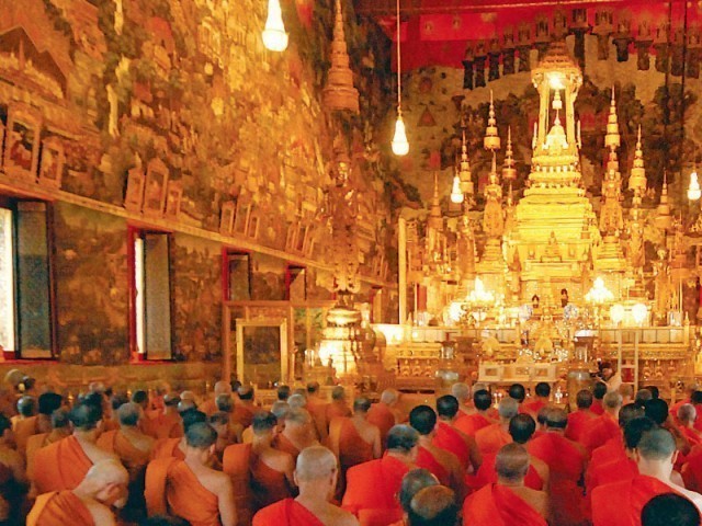 "อุโบสถ,โบสถ์"เป็นที่ประทับของพระพุทธเจ้า..สถานที่พระเจ้าแผ่นดินพระราชทานให้พระสงฆ์เป็นการเฉพาะ