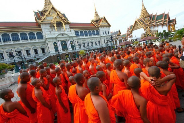 โครงการ "พม. บวชเพื่อพ่อหลวงฯ" คัดน.ร.ประถม-ม.ปลายกว่า 561 รูป จากทุกภาคบวชสามเณรถวายในหลวงร.9