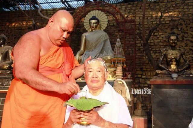 "วินัย พันธุรักษ์"นักร้องอาวุโส เข้าอุปสมบท ณ วัดไทยพุทธคยา-อินเดีย