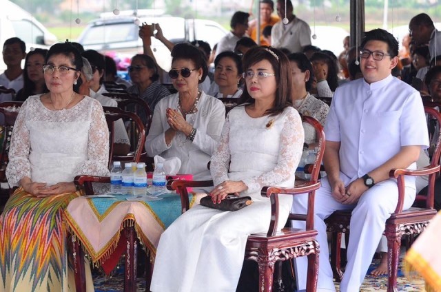 ผู้แทนคณะศิษย์ฯ วัดพระธรรมกาย ร่วมพิธีหล่อพระพุทธเมตตามหากรุณาธิคุณ ๘๙ นิ้ว ณ วัดสายสุวพรรณ