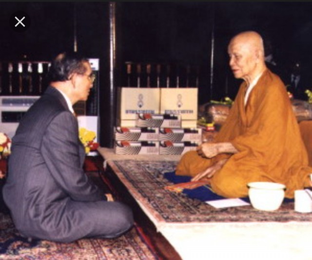 "ปุจฉา วิสัชนาธรรม "ในหลวงทรงถามธรรมะกับพระเกจิสุปฎิปันโน 5 รูป