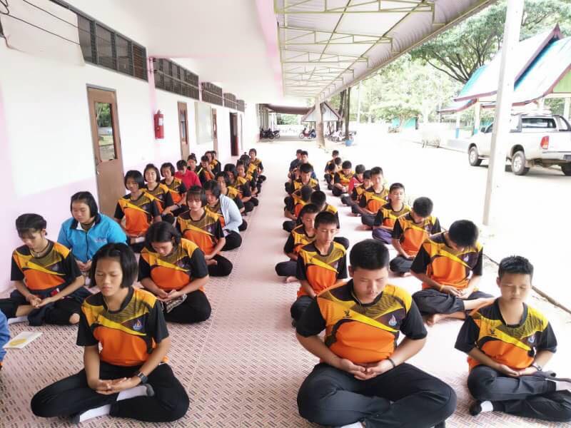 ศูนย์ส่งเสริมศีลธรรม จ. ร้อยเอ็ด จัดสวดมนต์เพื่อแผ่นดิน