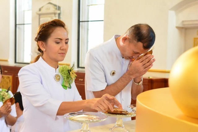 พิธีอัญเชิญองค์พระประธานเพื่อประดิษฐาน ณ อุโบสถ  วัดพุทธนิวคาสเซิล ประเทศอังกฤษ