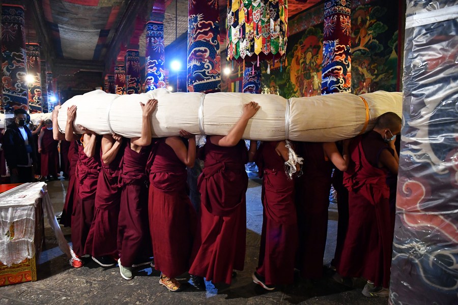 'เทศกาลชอตัน' เริ่มแล้ว ความบันเทิงผสานพระพุทธศาสนาในทิเบต