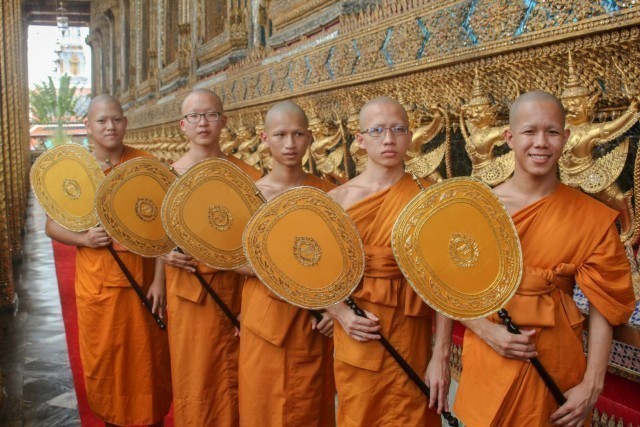 ๑๙ พ.ค. พิธีทรงตั้งเปรียญธรรม ๙ ประโยคและเปรียญธรรม ๖ ประโยค ณ วัดพระแก้ว