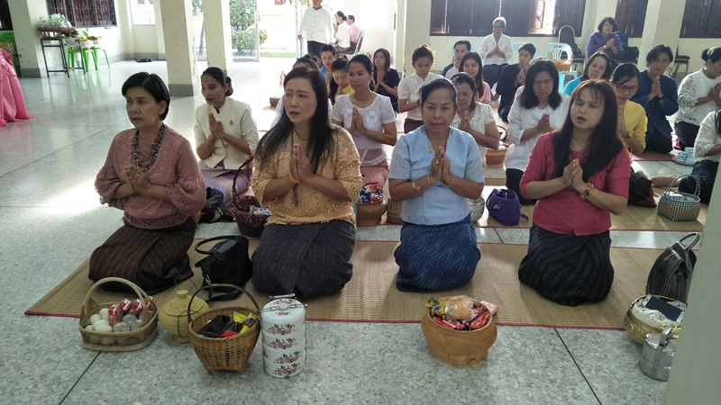 รองพ่อเมือง กาฬสินธุ์ ชวน พุทธศาสนิกชน นุ่งผ้าไทยเข้าวัดในวันธรรมสวนะ