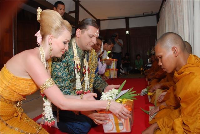 การแต่งงานอย่างไทย แต่งงานอย่างไร ให้ได้ครบ ประหยัด สวยงามได้ใจ !! ทุกขั้นตอน