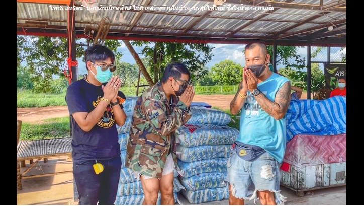 "เพชร สหรัตน์" มอบเงินเฉียดล้าน! ให้ยายสร้างบ้านใหม่ เจอมรสุมไฟไหม้