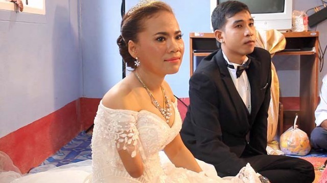 รักแท้มีอยู่จริง! หนุ่มยกขันหมาก ขอสาวพิการแต่งงาน หลังคบหาดูใจนาน 8 ปี