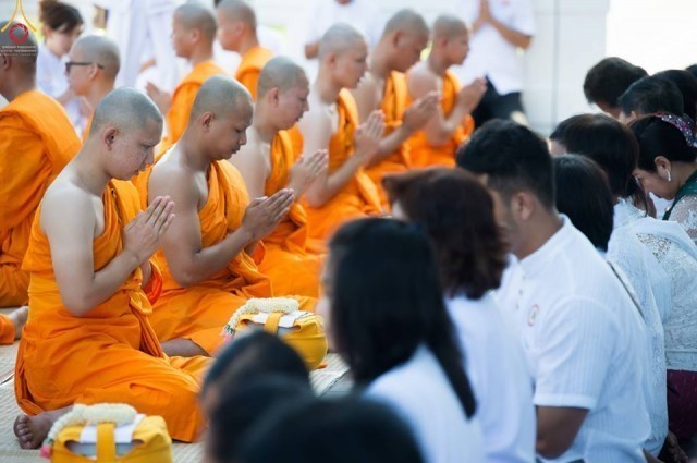 พิธีบรรพชาอุปสมบทหมู่ธทย.ระดับอุดมศึกษารุ่น44และรุ่นIDOP Winter 2 ณ วัดพระธรรมกาย