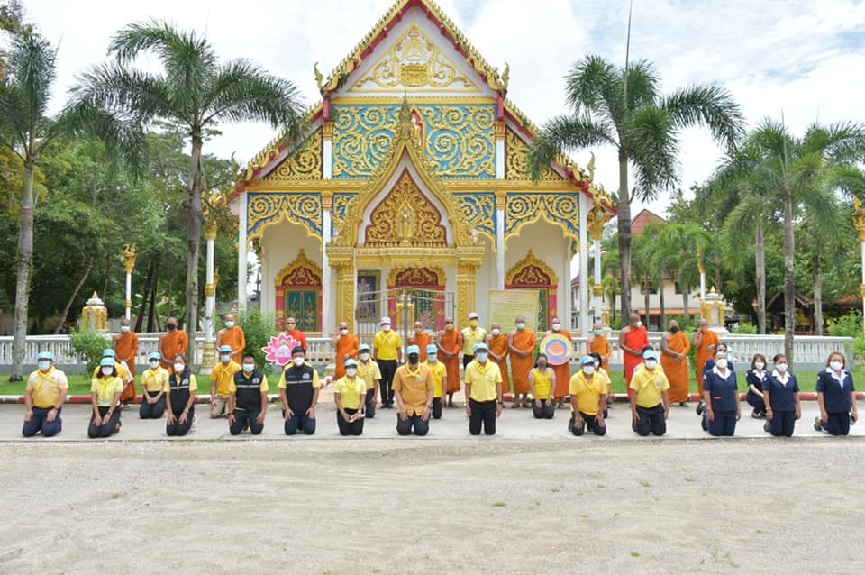 คณะสงฆ์จังหวัดพังงา นำสิ่งของอุปโภค บริโภค ไปมอบให้กับประชาชน