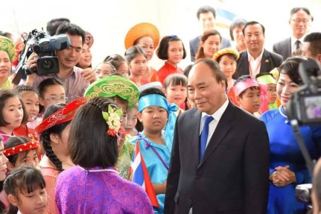 นายกรัฐมนตรี ประเทศเวียดนามเยือน จังหวัดนครพนมตามรอยประธานาธิบดีโฮจิมินห์