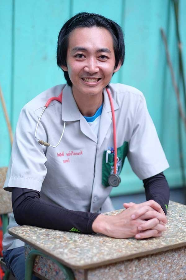 แห่ชื่นชม! หมอเดินดอย..บุกป่าช่วยชาวบ้าน ที่ อ.อมก๋อย