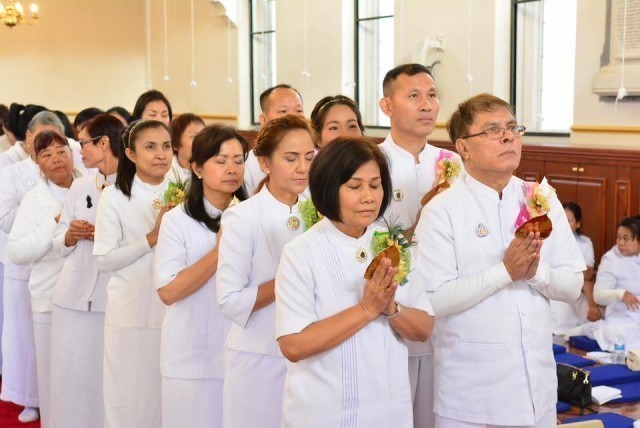 พิธีอัญเชิญองค์พระประธานเพื่อประดิษฐาน ณ อุโบสถ  วัดพุทธนิวคาสเซิล ประเทศอังกฤษ