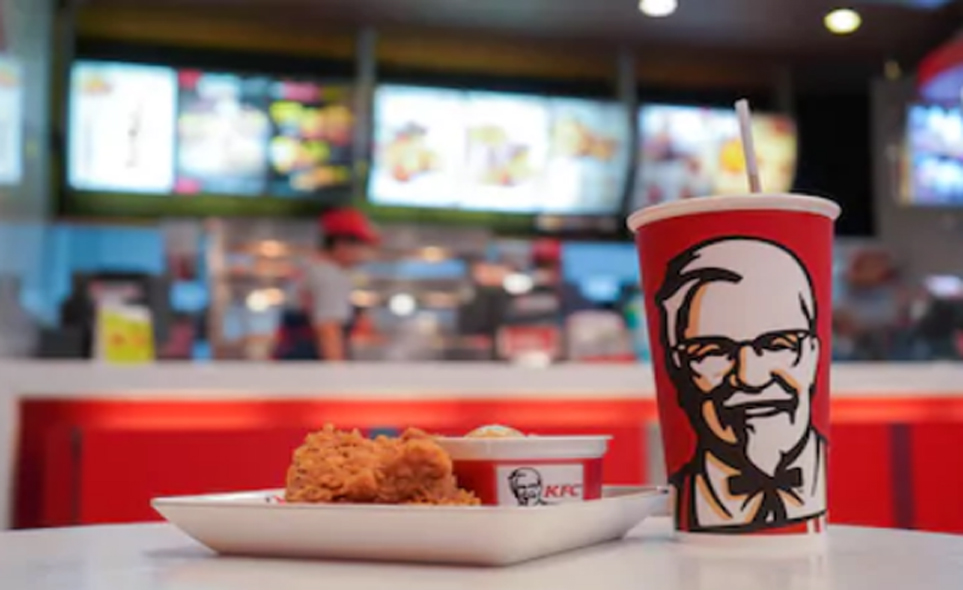 'KFC' สิงคโปร์ เตรียมเลิกใช้หลอดและฝาพลาสติก เพื่อช่วยรักษาสิ่งแวดล้อม