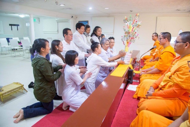 คณะสงฆ์และชาวพุทธวัดพระธรรมกาย ดี.ซี. สหรัฐอเมริกา ร่วมจัดกิจกรรมงานบุญวันอาทิตย์