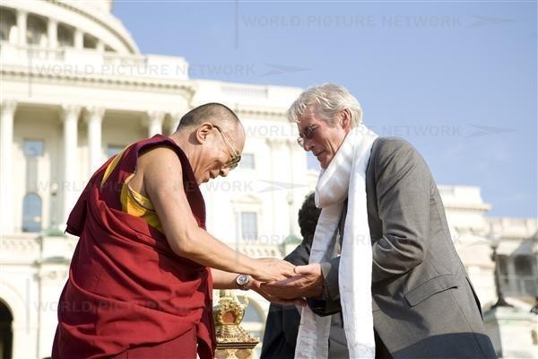 สุดยอด! ดาราฮอลลีวูดหลายคน หันมานับถือศาสนาพุทธ! มาดูมีใครกันบ้าง !