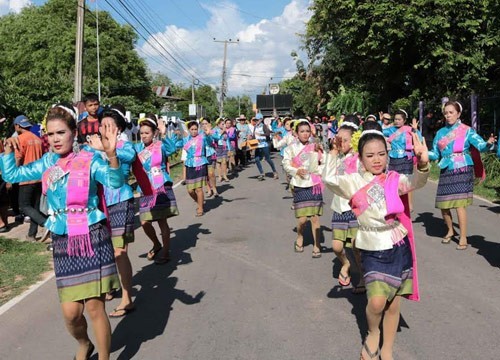 ชาวกาฬสินธุ์ สืบสานประเพณีขอฝน ร่วมกันงานประเพณีบุญบั้งไฟ ประจำปี 2560
