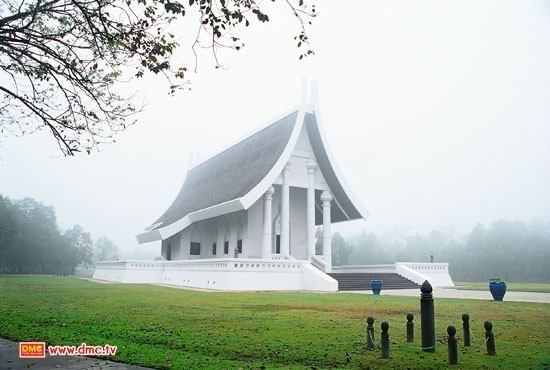 Recommend Wat Phra Dhammakaya in Cambodia language.