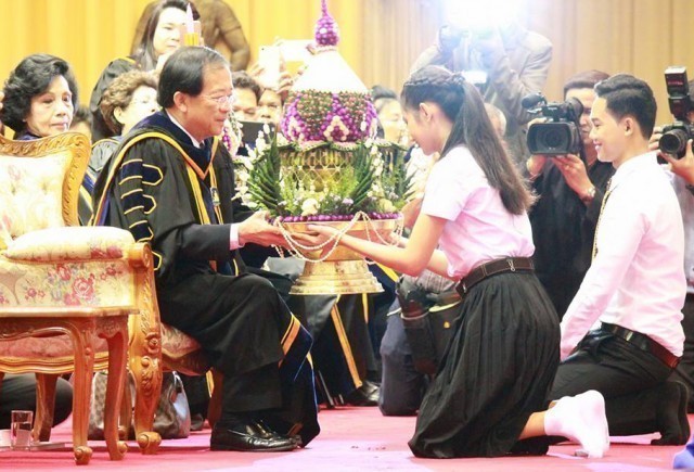 ม.รามคำแหงจัดพิธีไหว้ครู ยิ่งใหญ่ เทิดพระคุณคณาจารย์