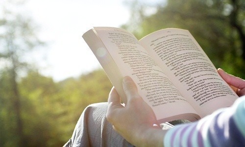 8 สิ่งเปิดโลกให้กว้างขึ้น เมื่อคุณอ่านหนังสือ