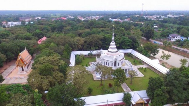 พระพุทธบรมมงคลธาตุจักราชเจดีย์ พระเจดีย์โลหะทั้งองค์ใหญ่สุดในประเทศ