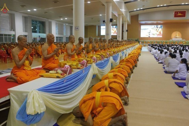 ประมวลภาพพิธีมุทิตาสักการะพระมหาเถระ พระเถระ 160 รูป ณ วัดพระธรรมกาย ปทุมธานี